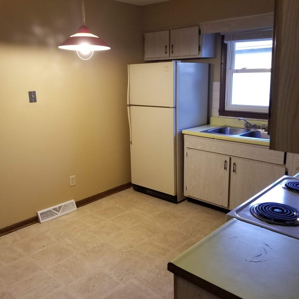 1201 E Harding Dr #B - Photo 6 of 10