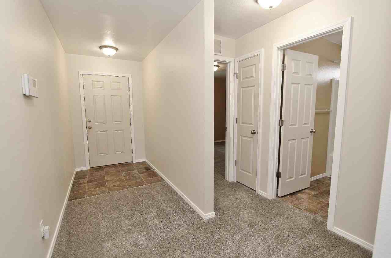 10016 W Littlewood St - Photo 3 of 32