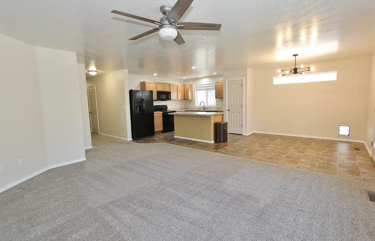 10016 W Littlewood St - Photo 6 of 32