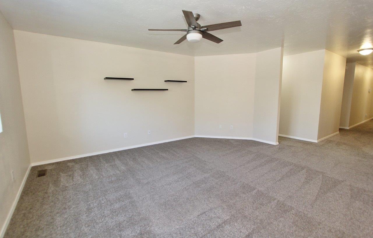 10016 W Littlewood St - Photo 7 of 32