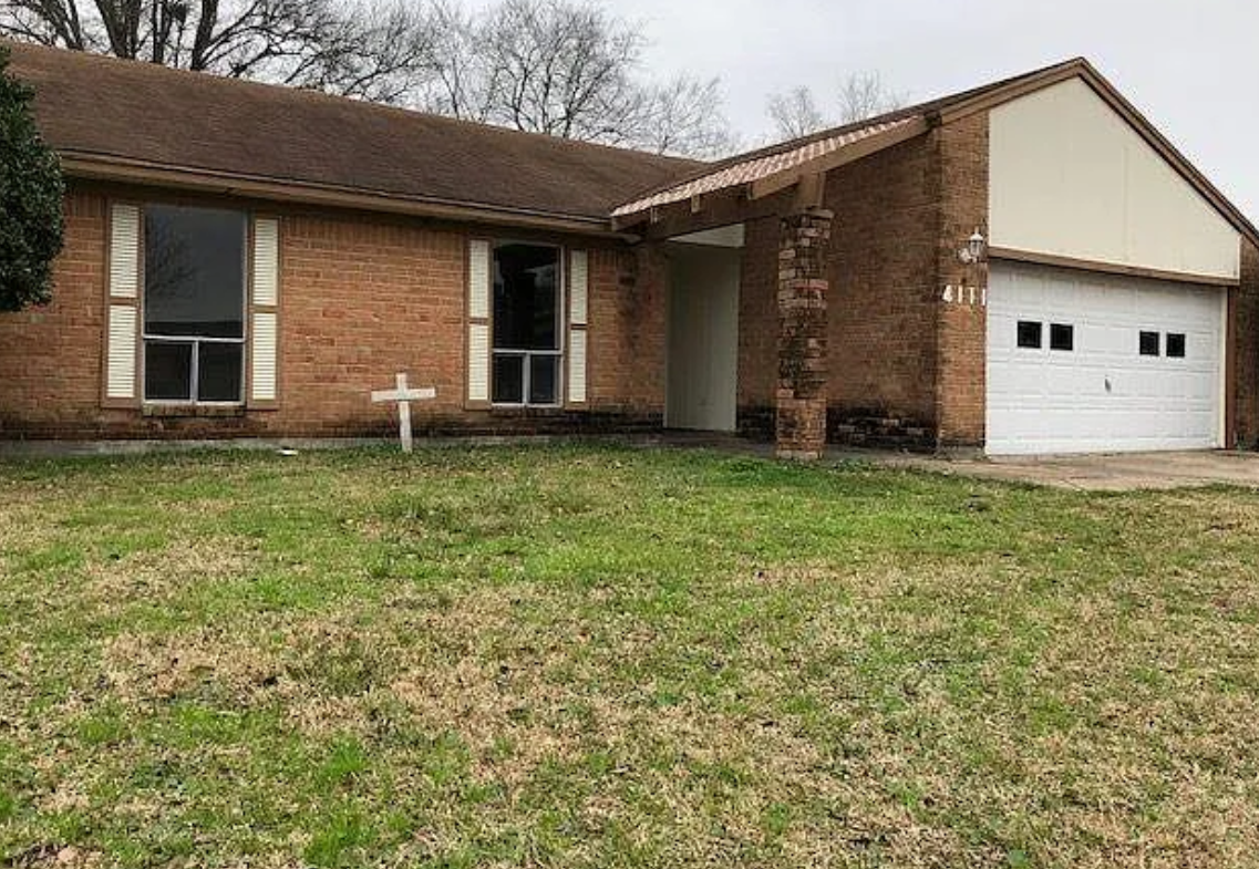 4111 Sleepy Hollow Ln - Photo 2 of 19