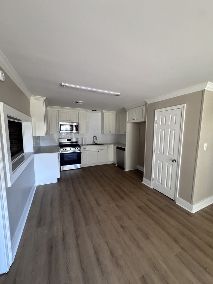 611 E D St - Photo 3 of 16