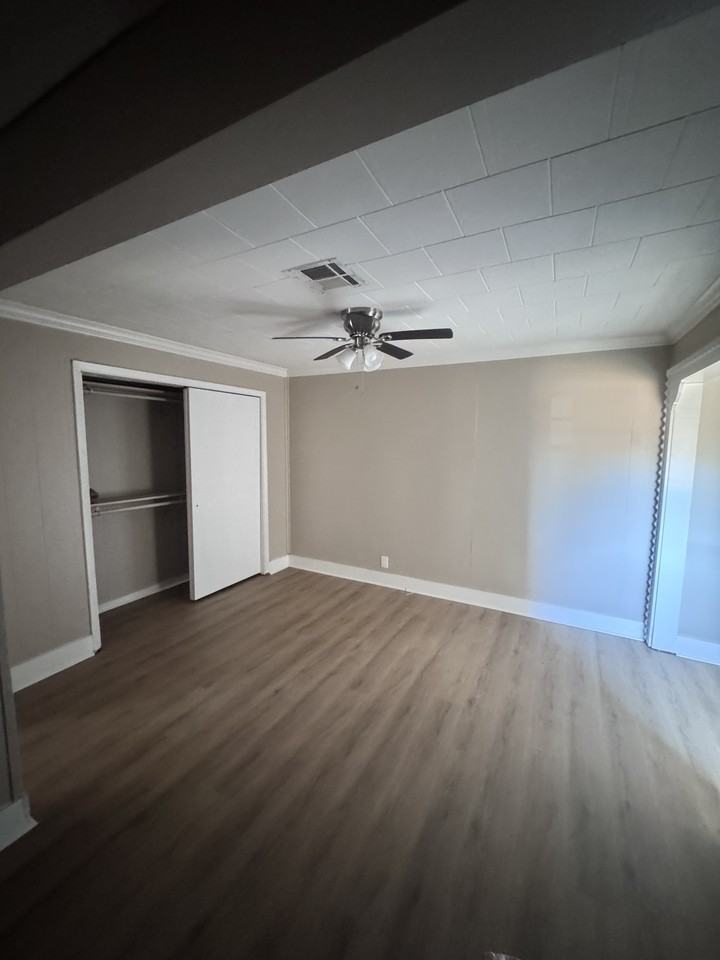 611 E D St - Photo 6 of 16