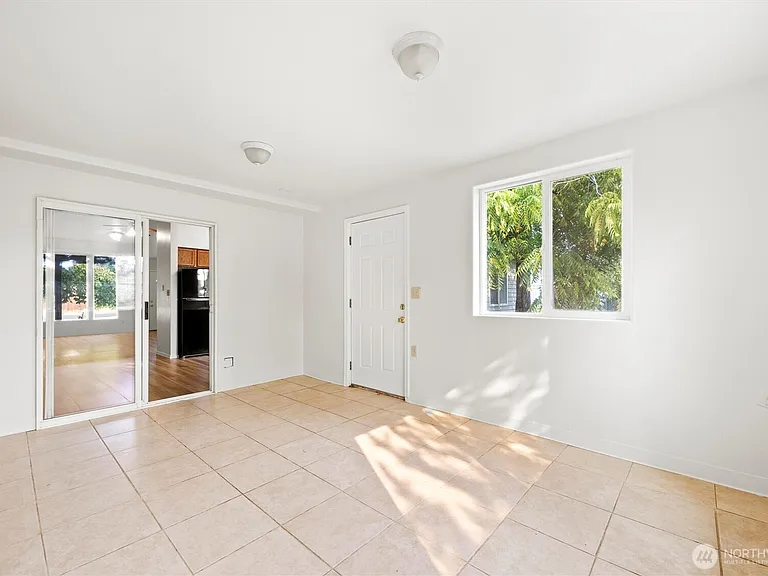 1695 Ruth St - Photo 6 of 22