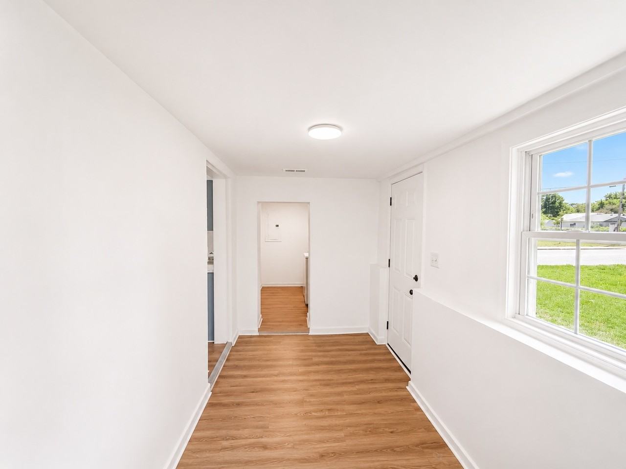 1414 E Washington St - Photo 3 of 5