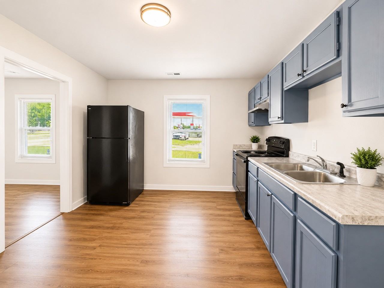 1414 E Washington St - Photo 4 of 5