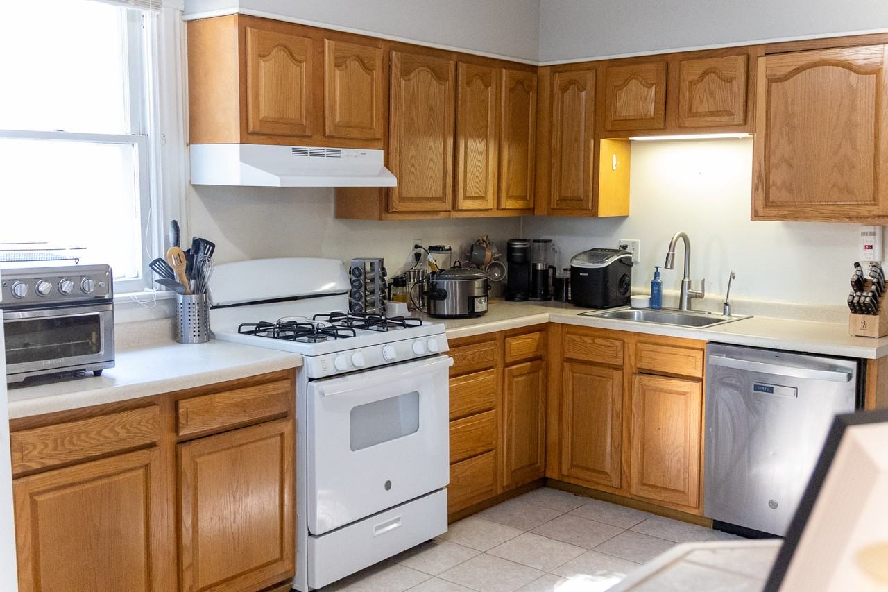 362 N Line St - Photo 2 of 17