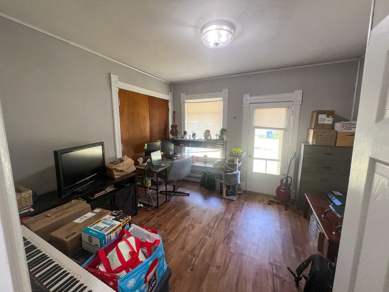 362 N Line St - Photo 7 of 17