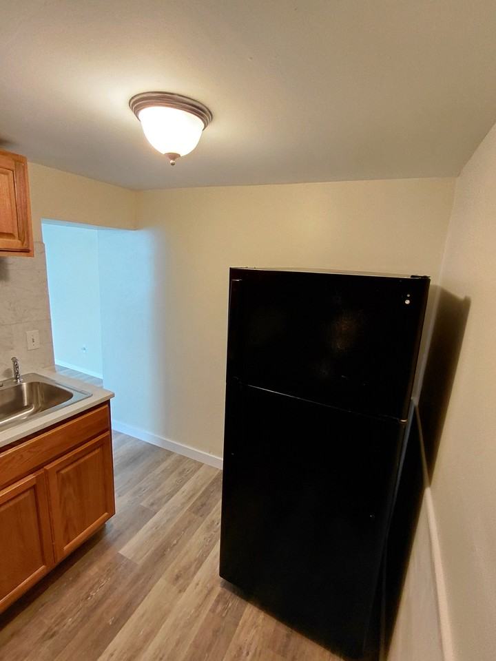 317 S Main St #5 - Photo 3 of 24