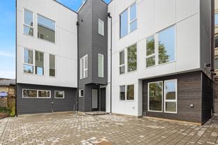 4425 Fremont Ave N #B - Photo 1 of 1