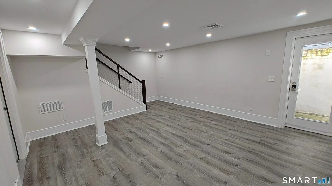 42 Poe Ct #42 - Photo 5 of 15