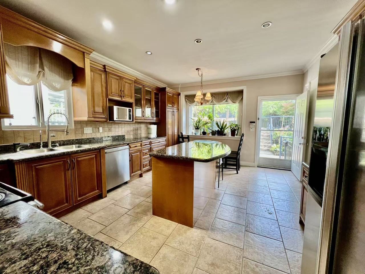 6391 Neville Street - Photo 3 of 11