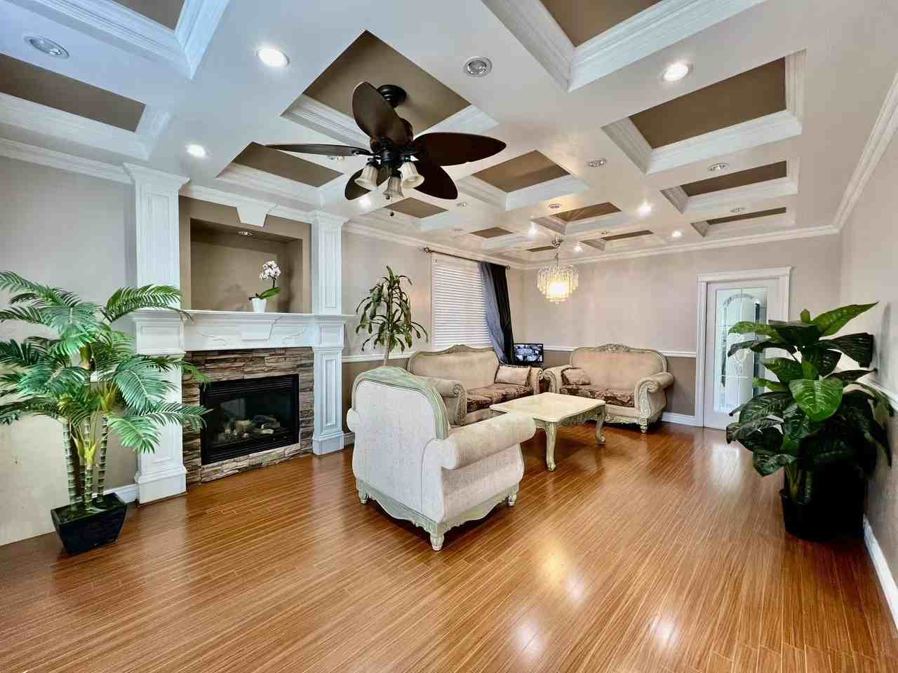 6391 Neville Street - Photo 4 of 11