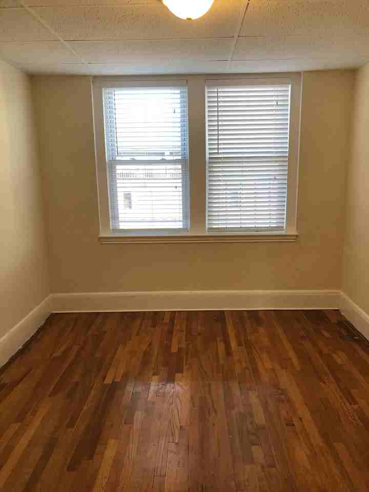 77 Main St #14 - Photo 3 of 8