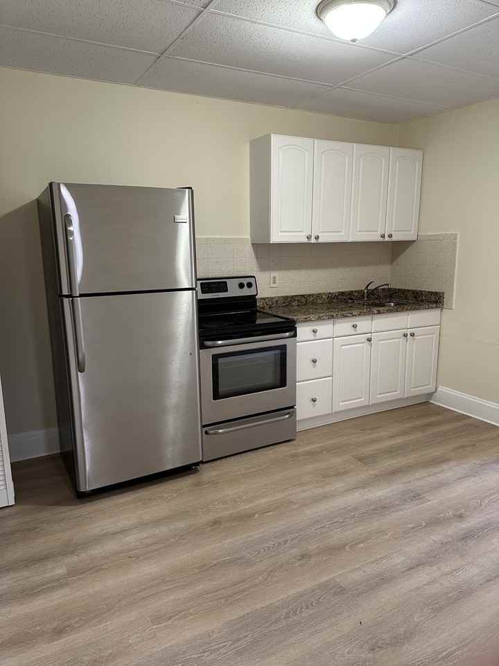 77 Main St #14 - Photo 5 of 8