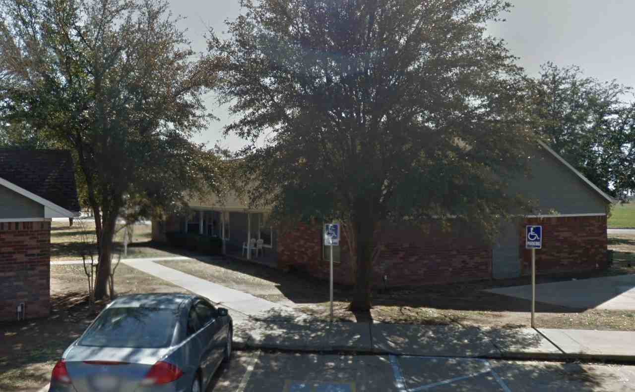 4600 Woodland Ave - Photo 3 of 10