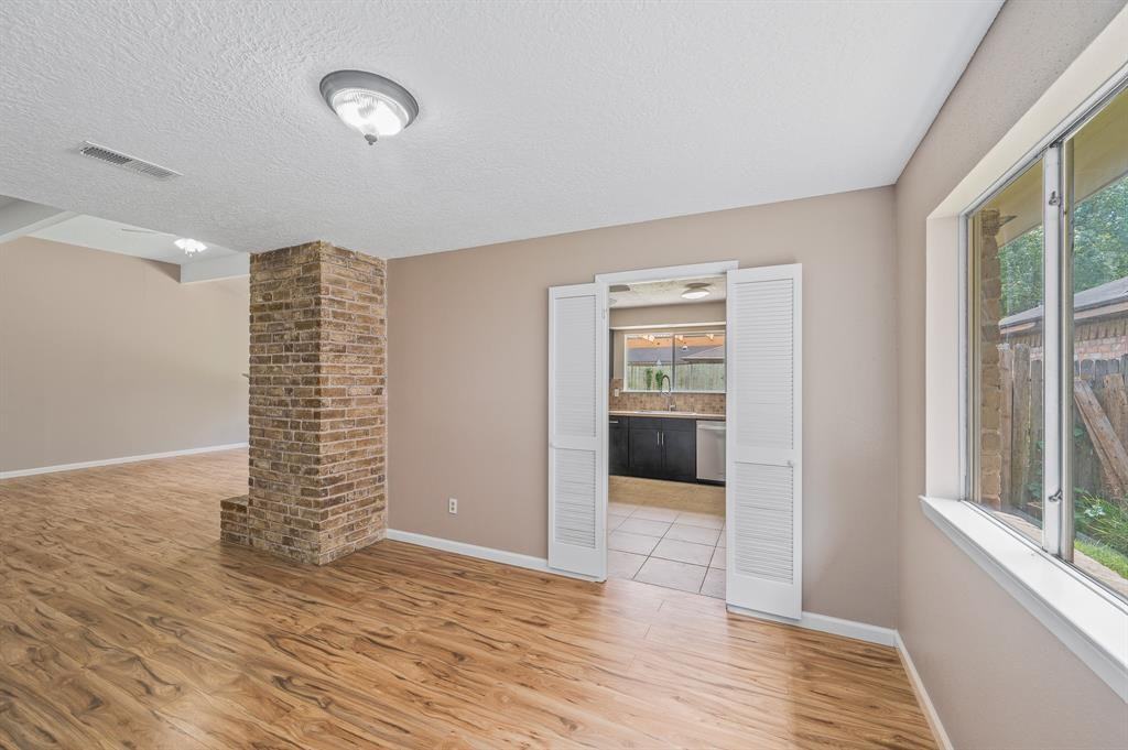 19511 Westhaven Dr - Photo 5 of 24