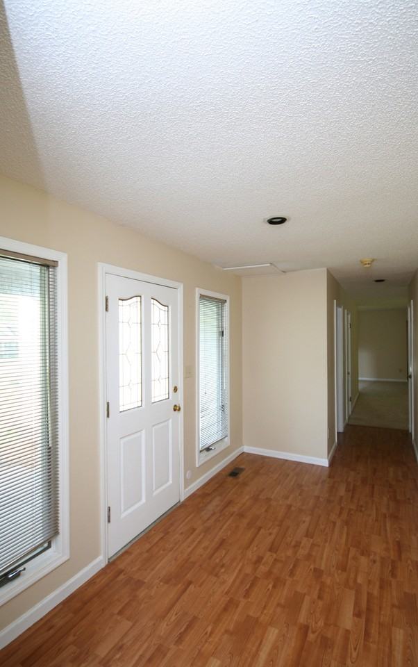 111 Heatherwood Dr #1 - Photo 5 of 25
