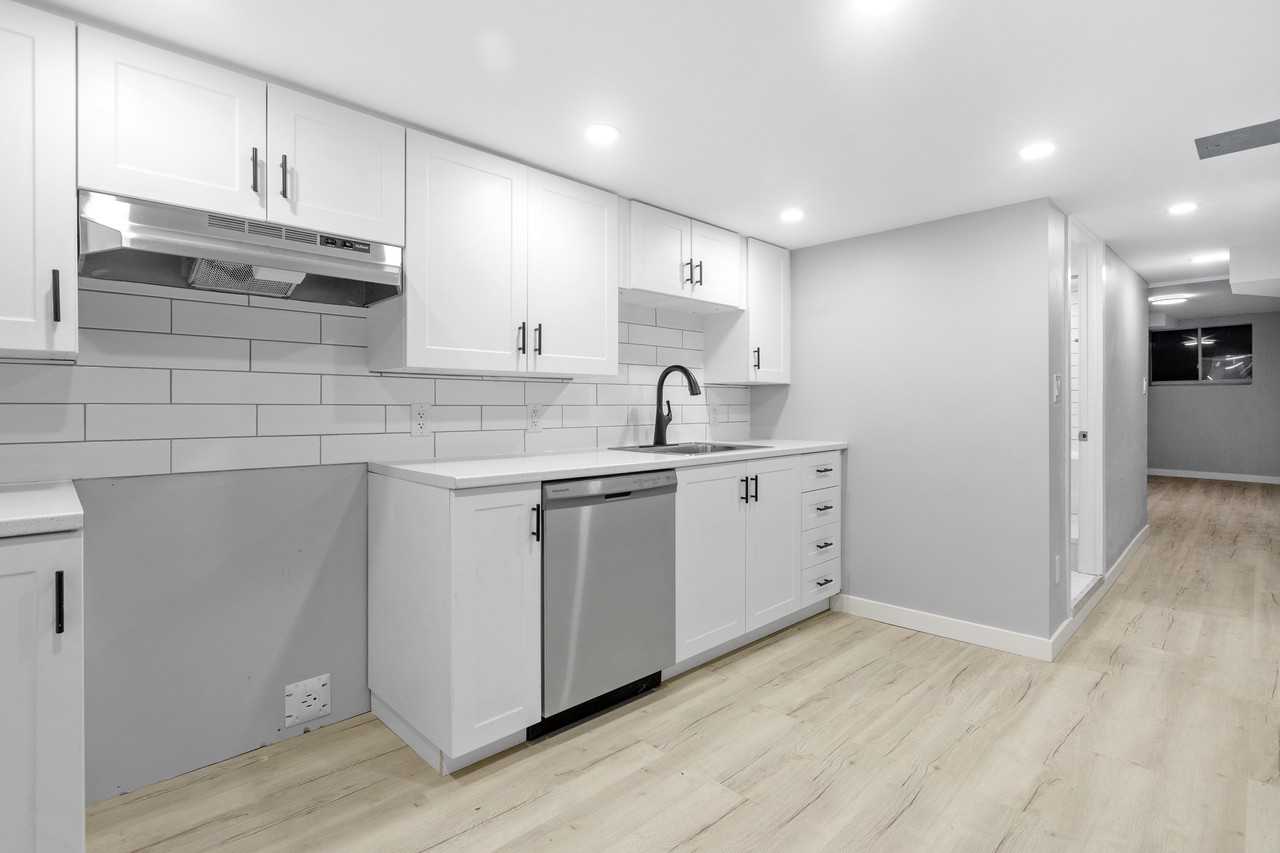 883 Somerset Street West - Photo 2 of 10