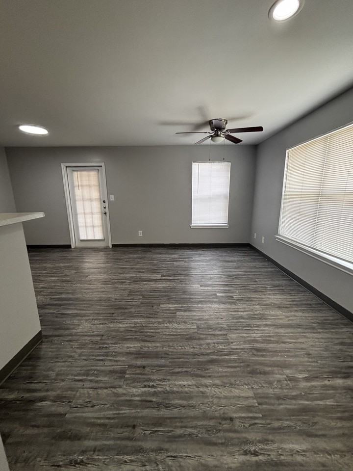 2601 Sarah Avenue-231 #231-60 - Photo 4 of 15