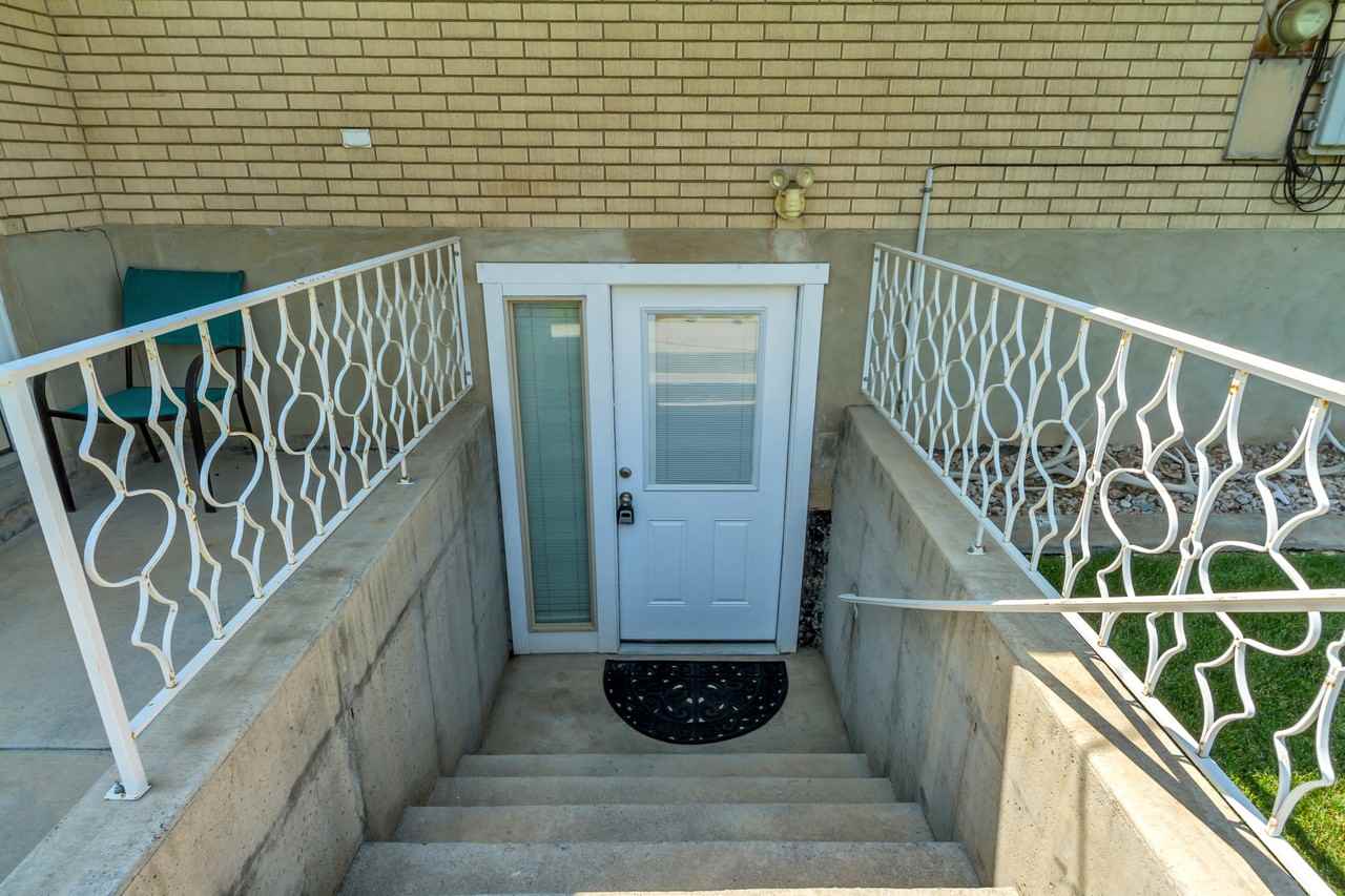 256 N 300 W #DOWN - Photo 3 of 25