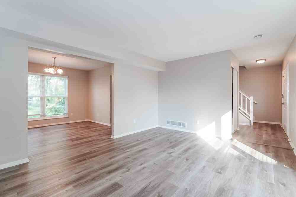 5305 Frisco Dr - Photo 7 of 18