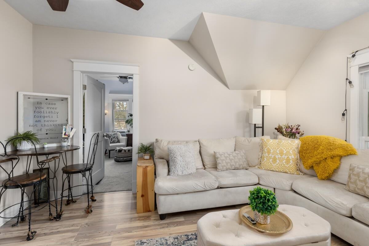 517 College Ave #2 - Photo 6 of 12