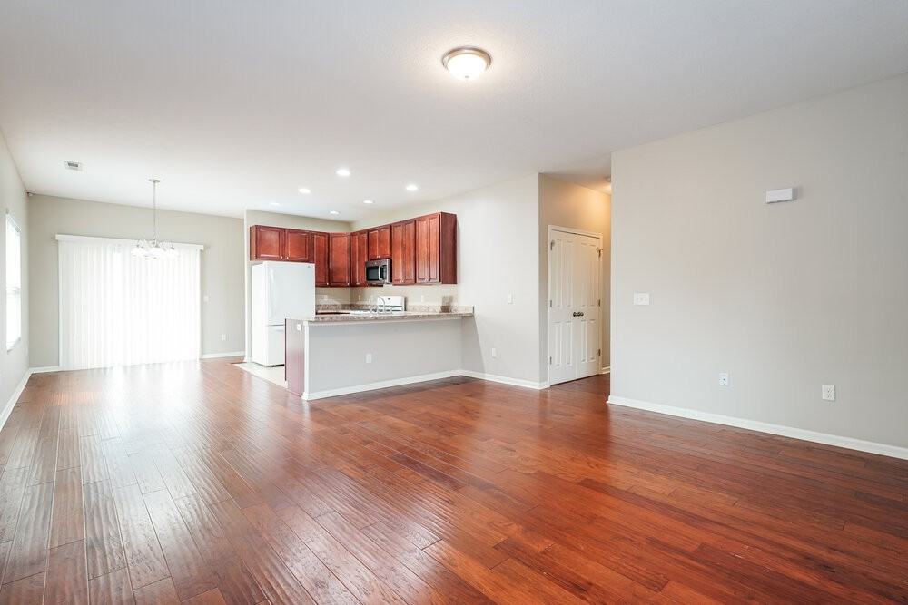 4001 Blue Mountain Cir - Photo 3 of 16