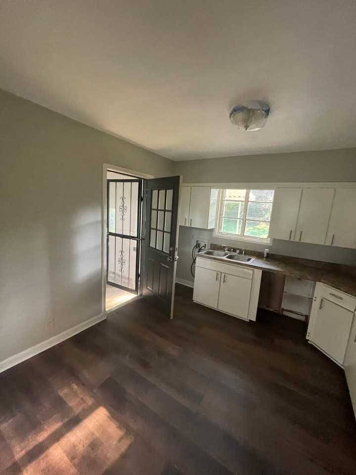 4869 Fairfield Rd #1 - Photo 6 of 9