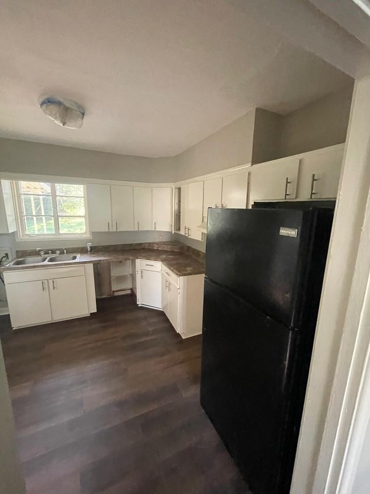 4869 Fairfield Rd #1 - Photo 7 of 9