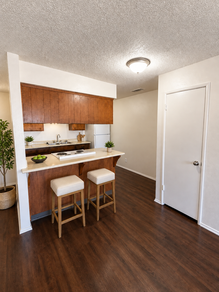 Casa Del Rey Apartments - Photo 6 of 7
