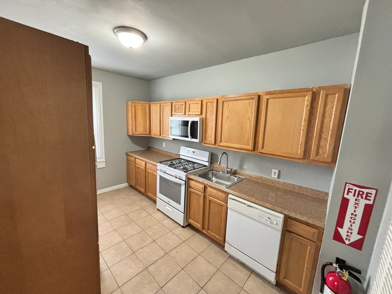 211 Front St #4 - Photo 2 of 10