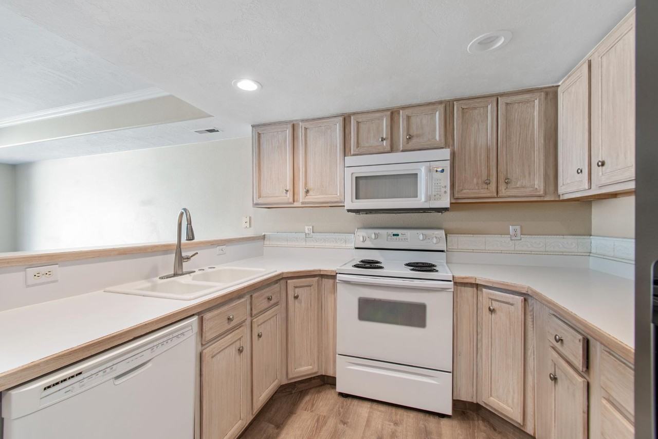 1313 S 1260 W - Photo 6 of 11