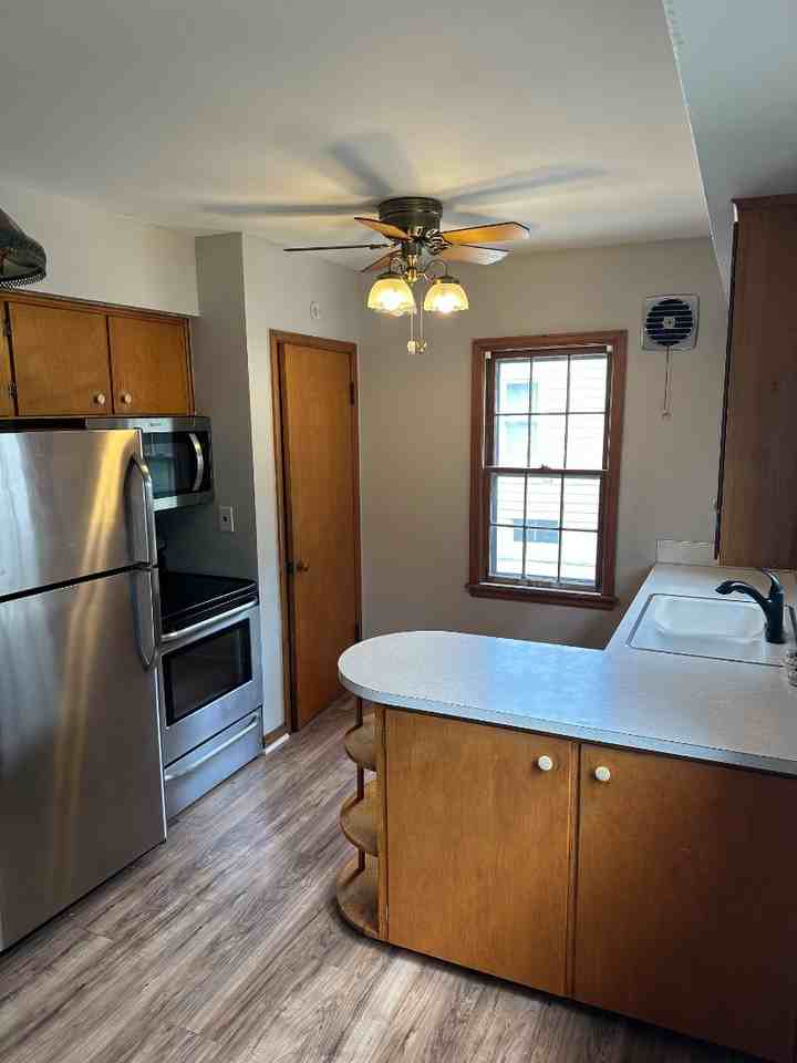 2219 51st St - Photo 2 of 11