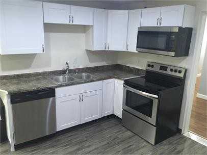 1120 Gillette St - Photo 3 of 12