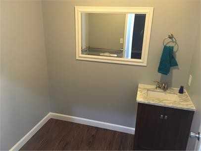 1120 Gillette St - Photo 5 of 12