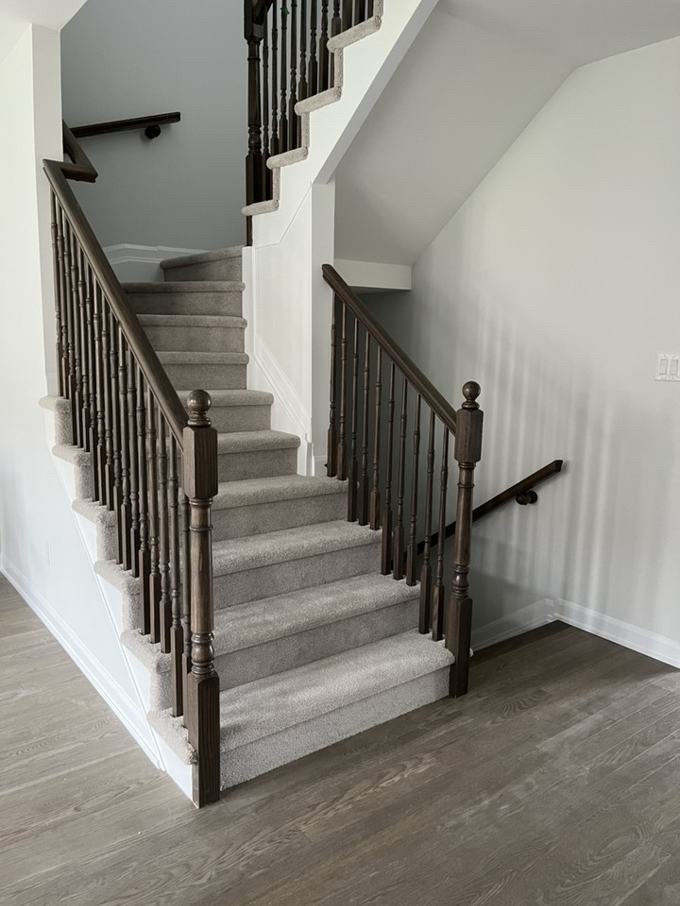 570 Lilith St - Photo 6 of 13