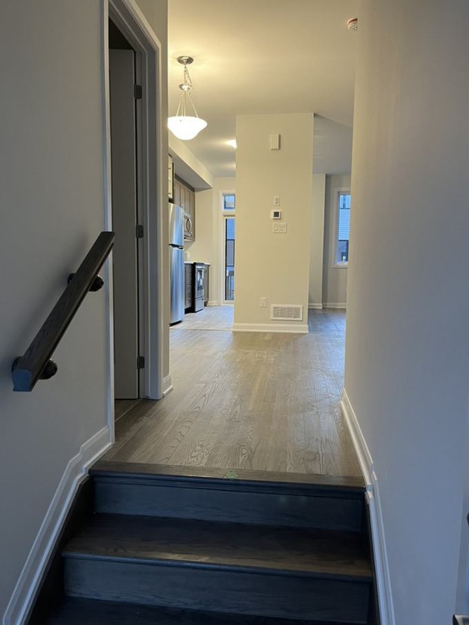 570 Lilith St - Photo 4 of 13