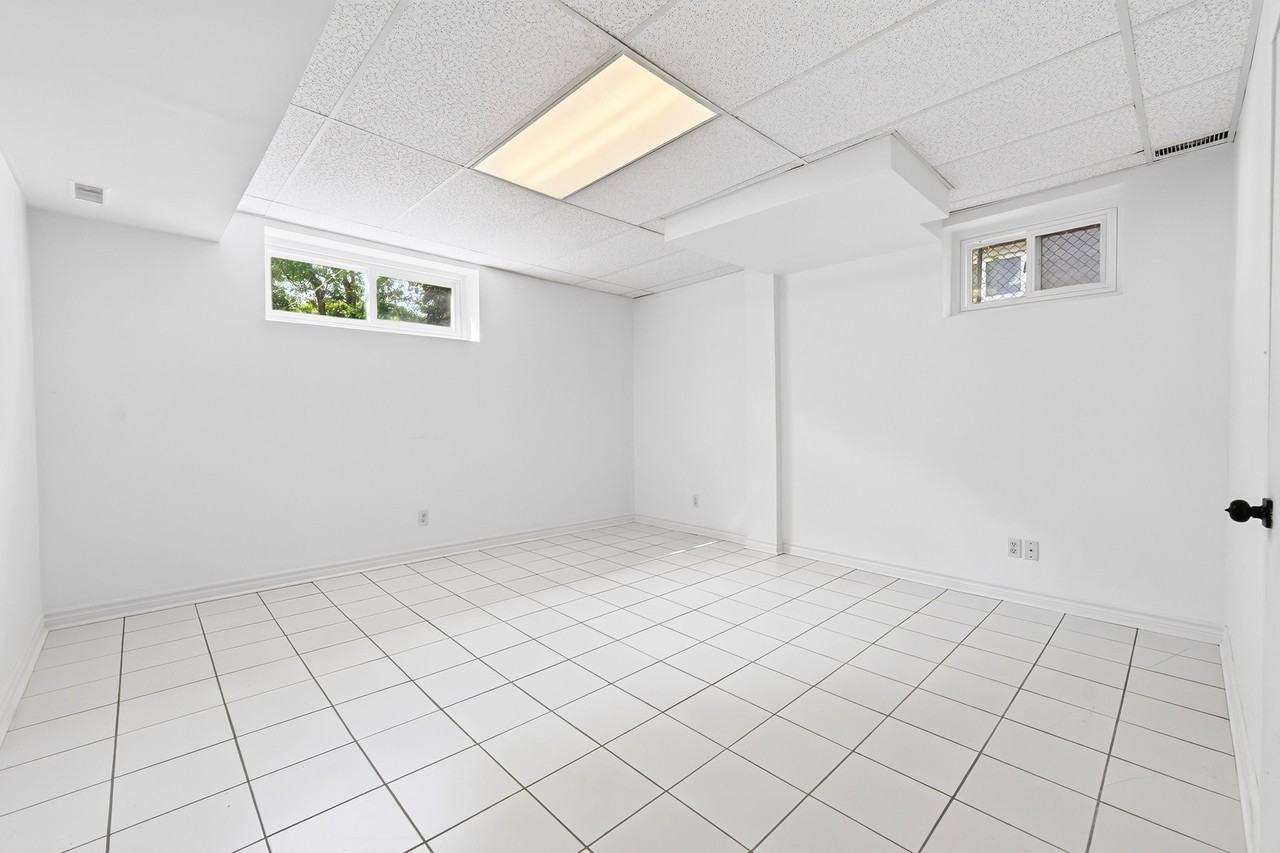 402 Kingston Road - Photo 6 of 21