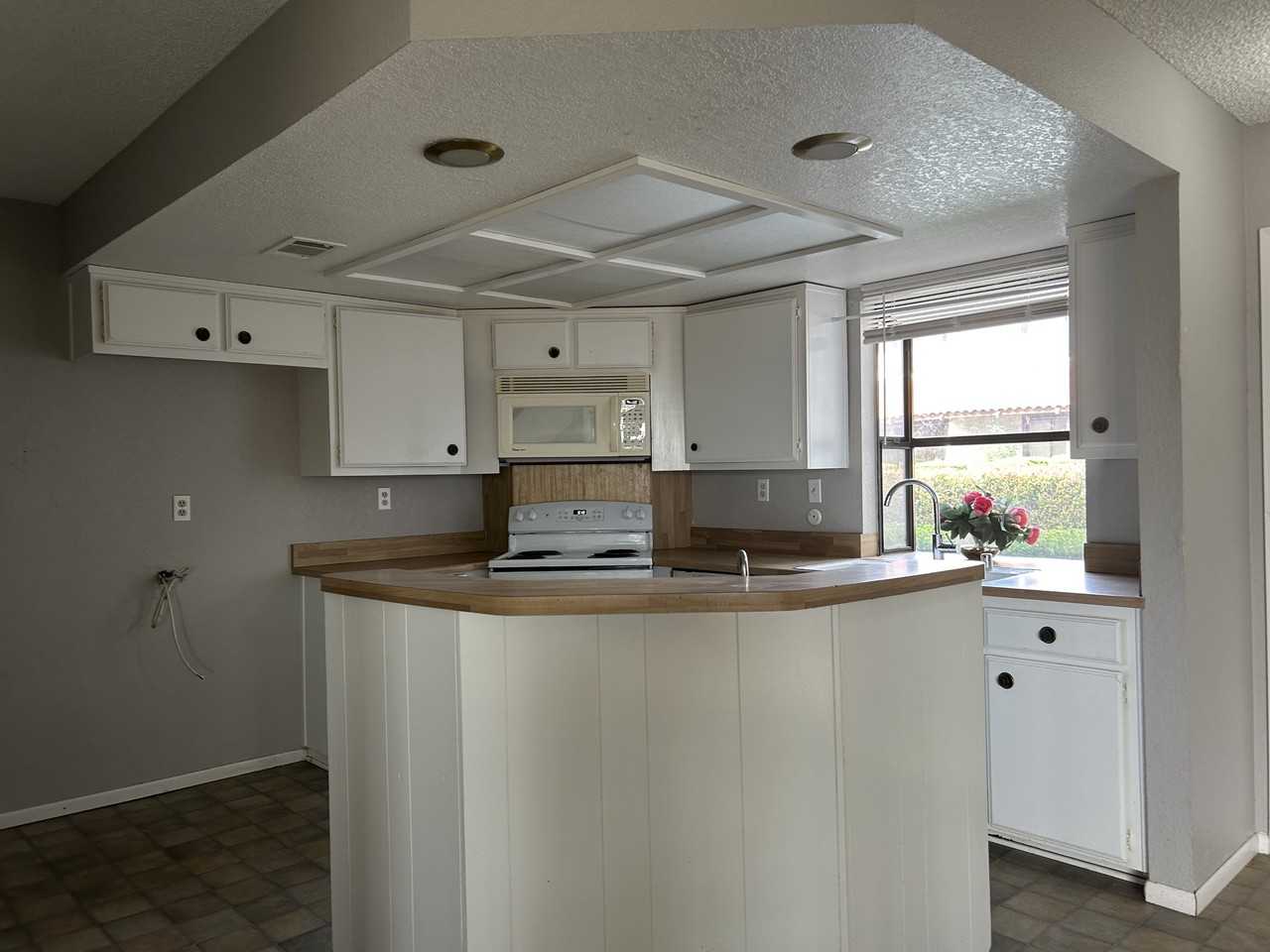16780 Green Tree Boulevard - 1unit 1 #1 - Photo 3 of 11