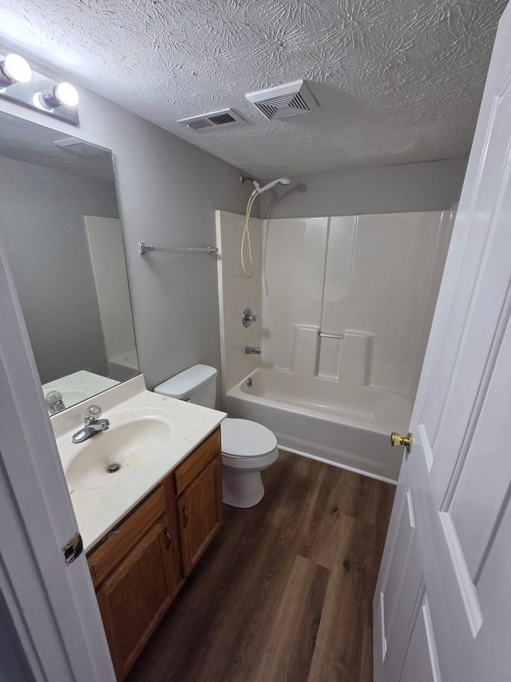 115 Karen Ct #1 - Photo 3 of 10