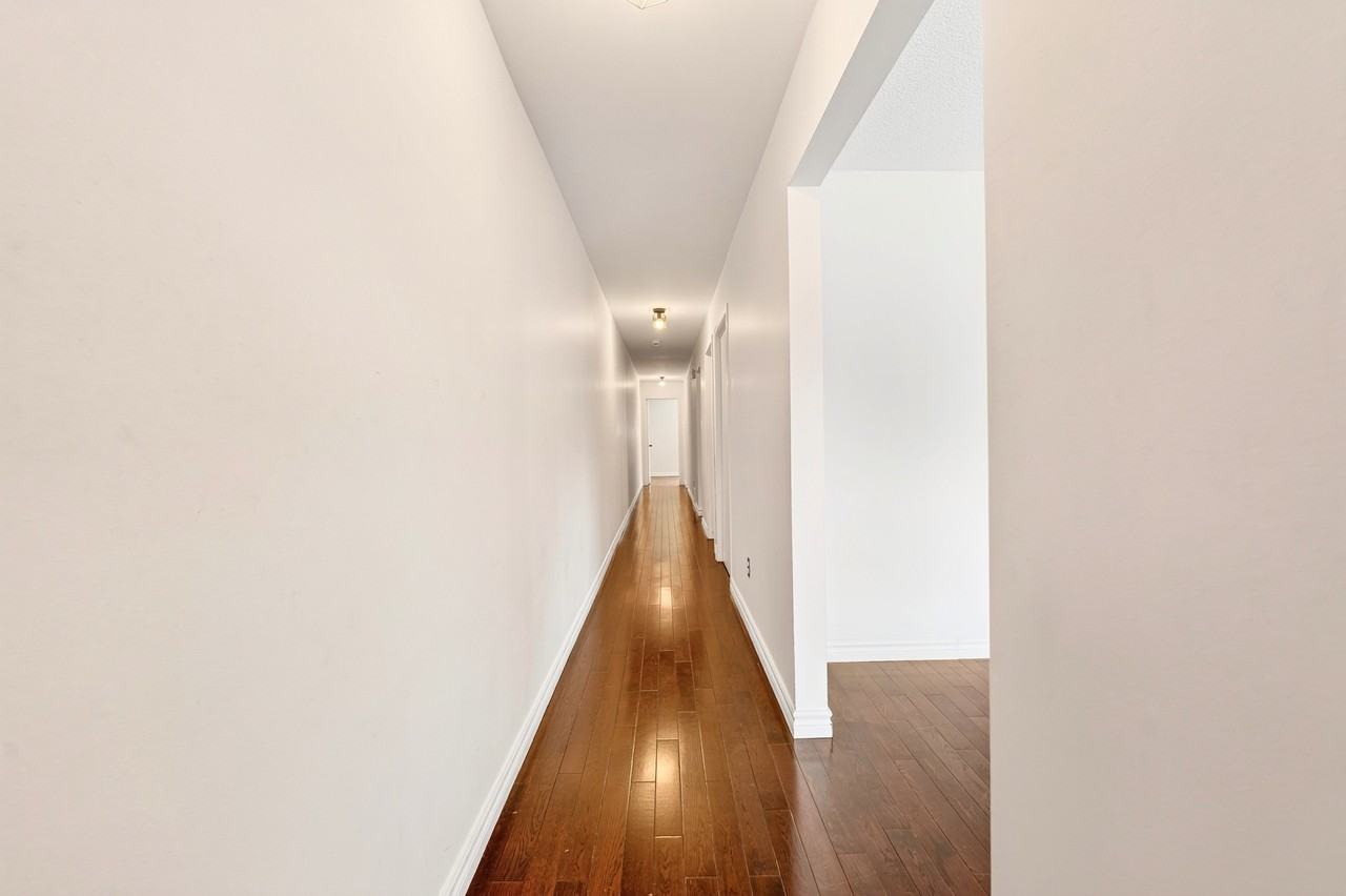 402 Kingston Road - Photo 6 of 27