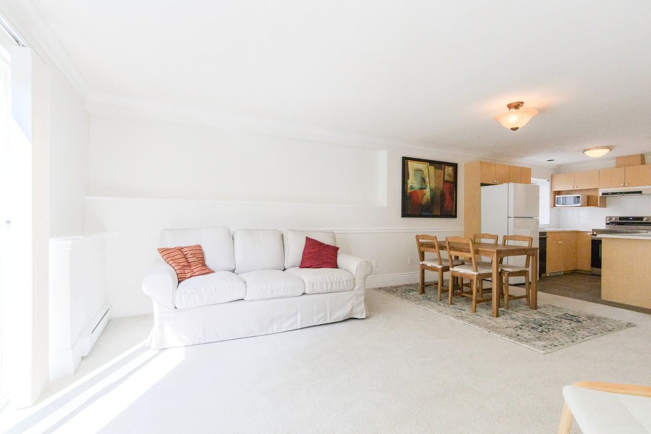 655 West Queens Road - Photo 2 of 20