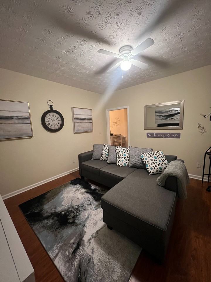 4030 Hill Station Ct - Photo 4 of 11