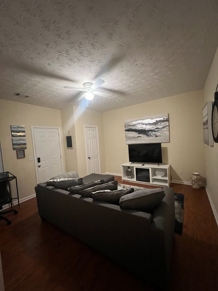 4030 Hill Station Ct - Photo 5 of 11