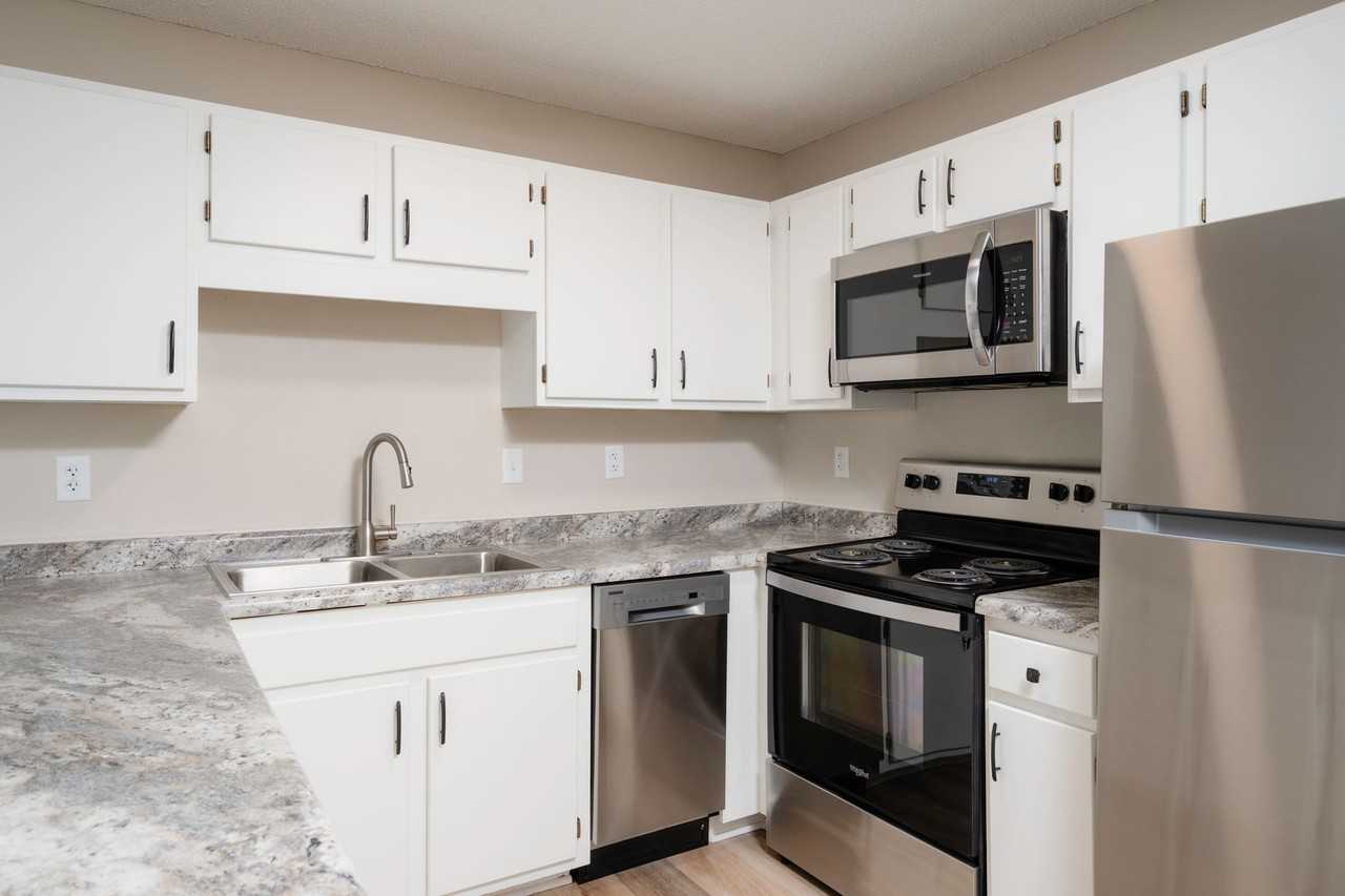 Cottage Villas of Arden Hills (55+) - Photo 5 of 37