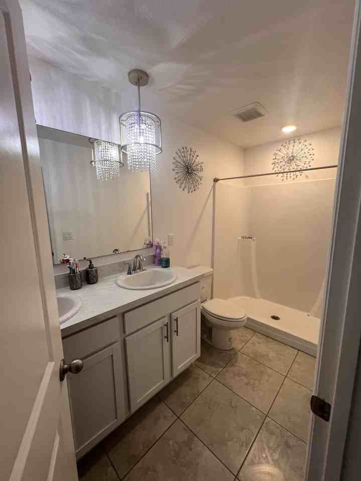 567 Poplar St Se #1 - Photo 7 of 19