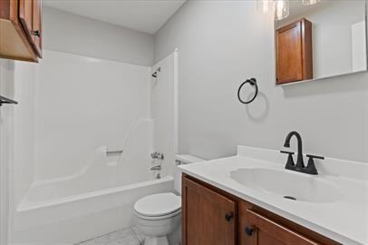 312 N 8th St #D - Photo 2 of 6