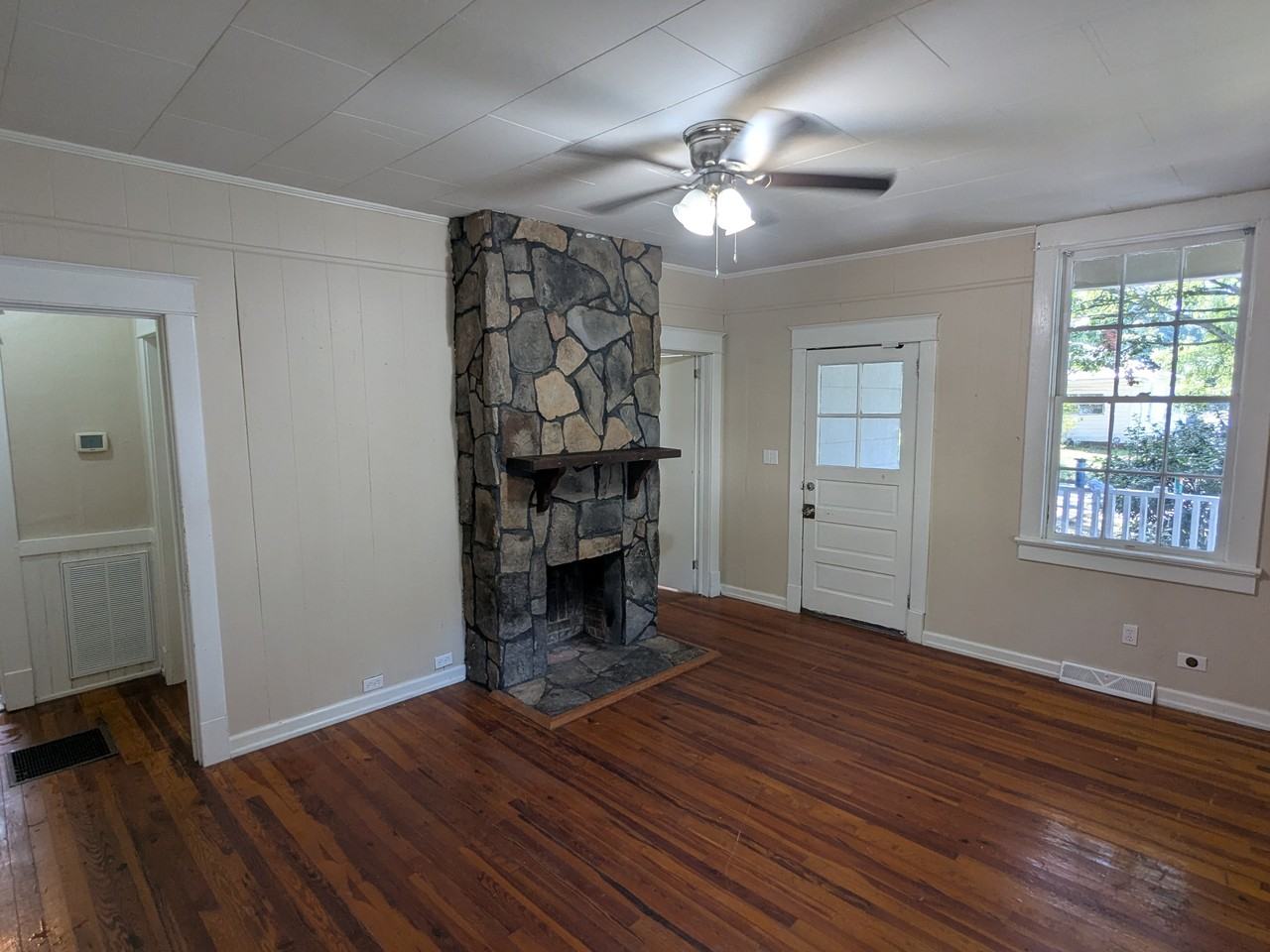 220 E 3rd St #1 - Photo 4 of 15