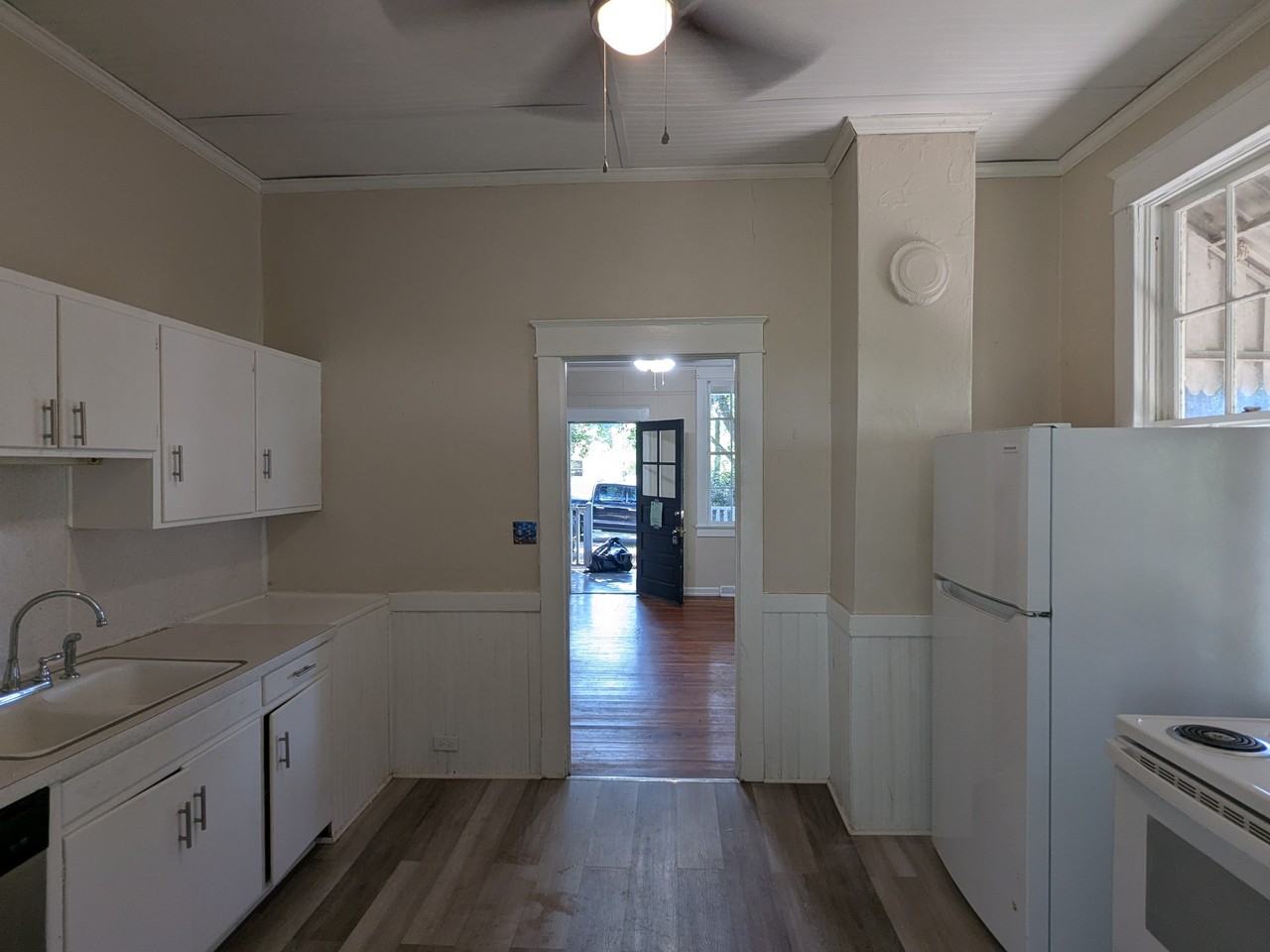 220 E 3rd St #1 - Photo 7 of 15